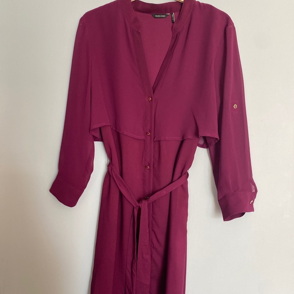 Dress in a burgundy color , soft material and perfect for parties. - Picture 4 of 5